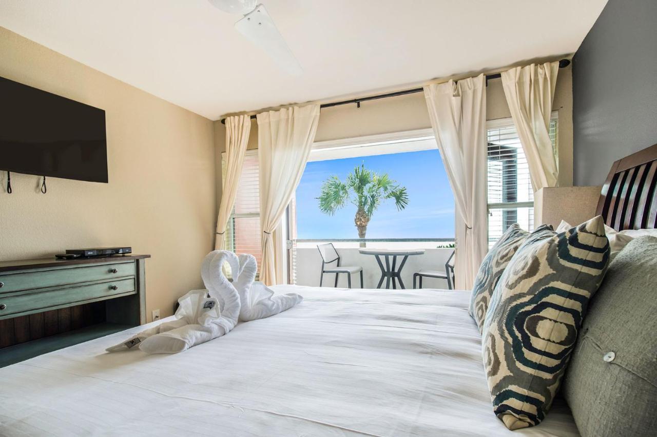Holiday home Di Cocco #1-oceanfront Dog Friendly W Pool Galveston