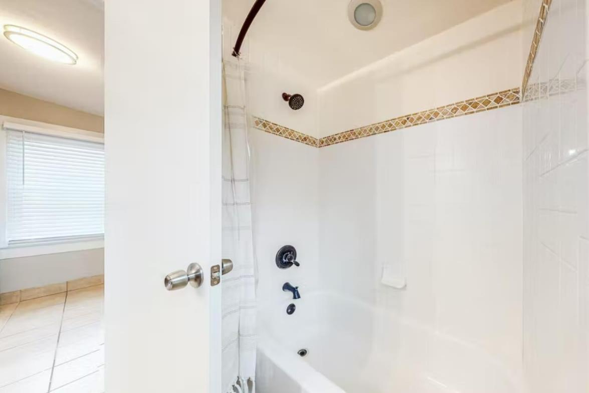 Holiday home Seahorse Cove - Close To The W Hot Tub *
