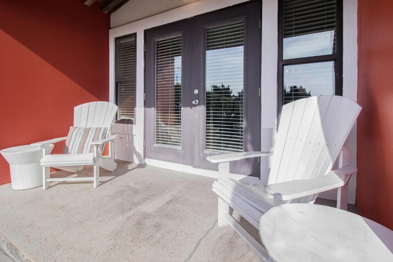Di Cocco #1-oceanfront Dog Friendly W Pool Holiday home Galveston