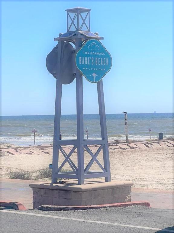 Tipsea On The Seawall