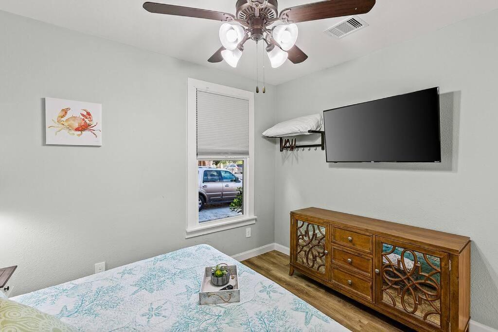 The Anchor Beach House * Galveston