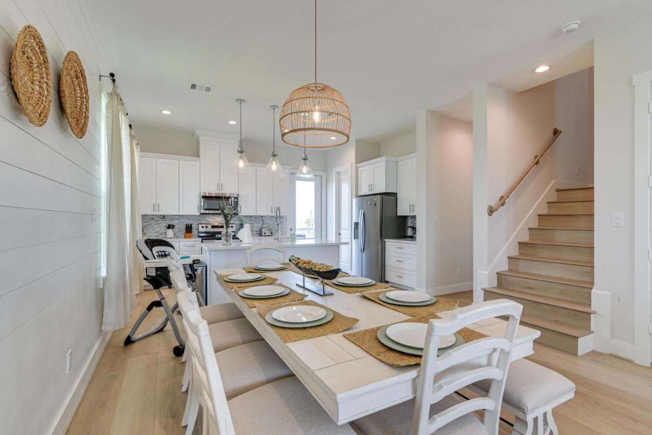 Retreat With Community Pools And Hot Tub * Galveston
