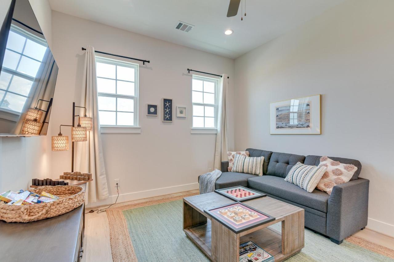 Retreat With Community Pools And Hot Tub Holiday home