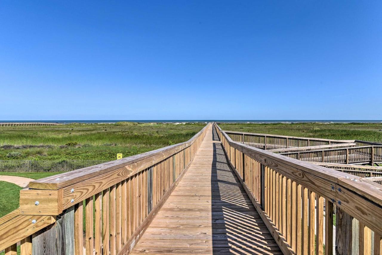 Retreat With Community Pools And Hot Tub * Galveston