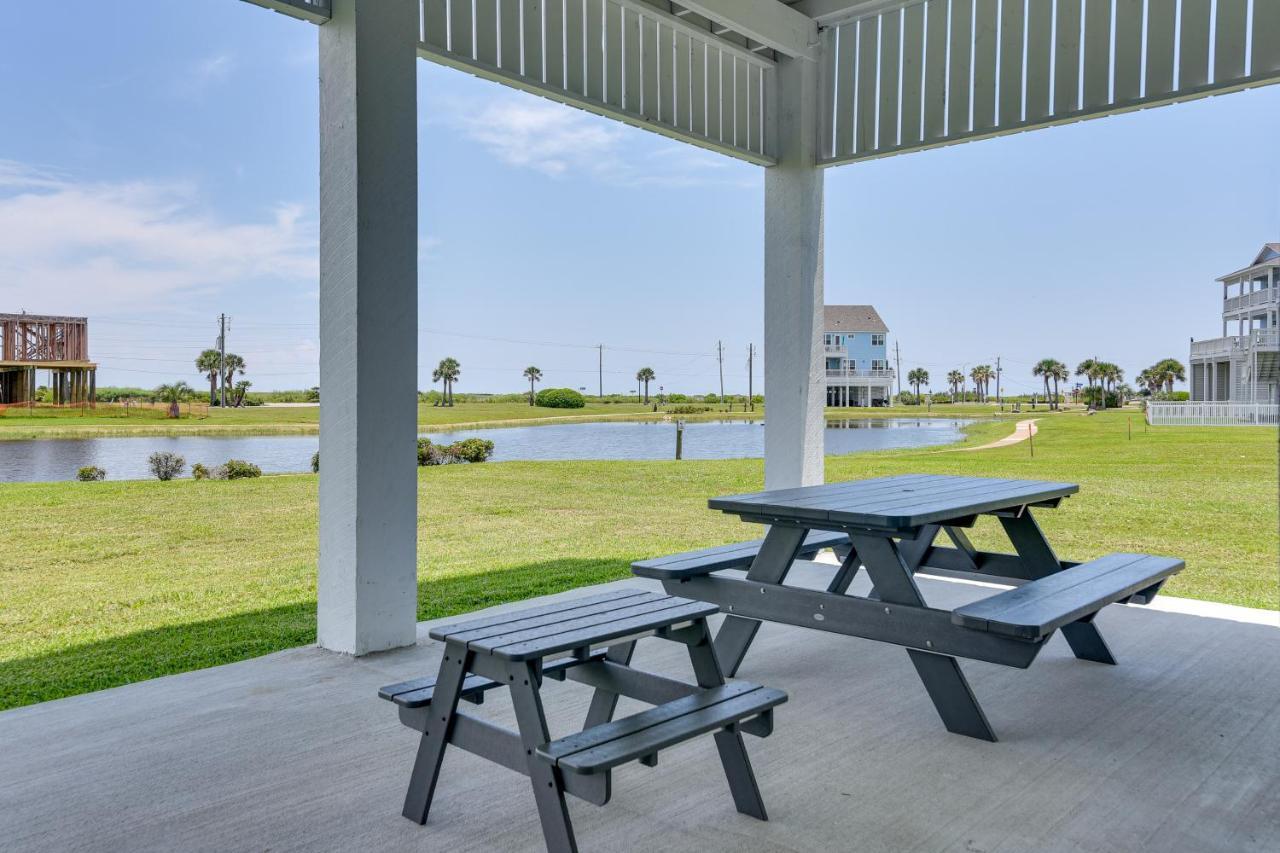 Retreat With Community Pools And Hot Tub Holiday home