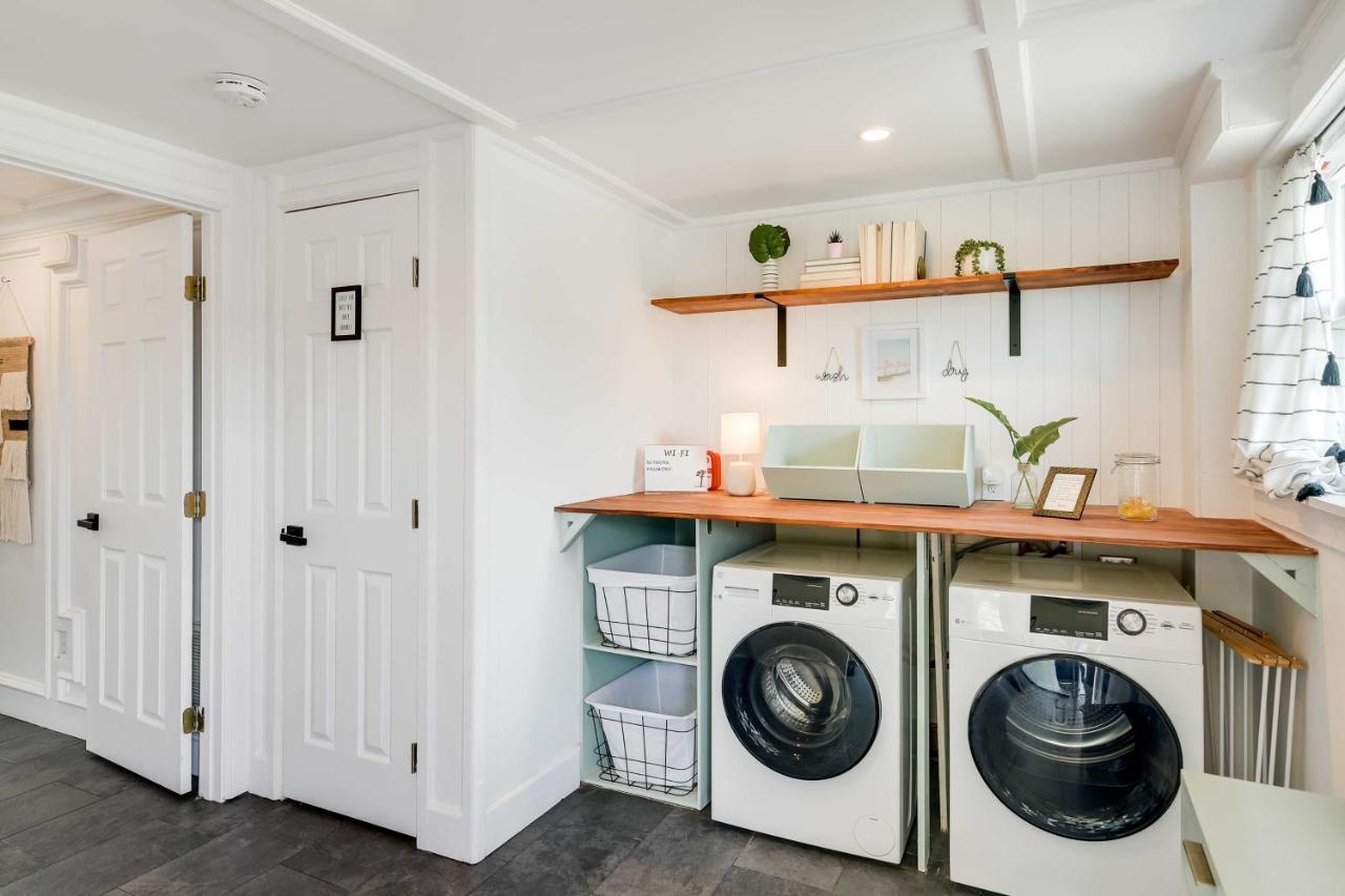 Beachside 1 Block To Beach! Holiday home Galveston