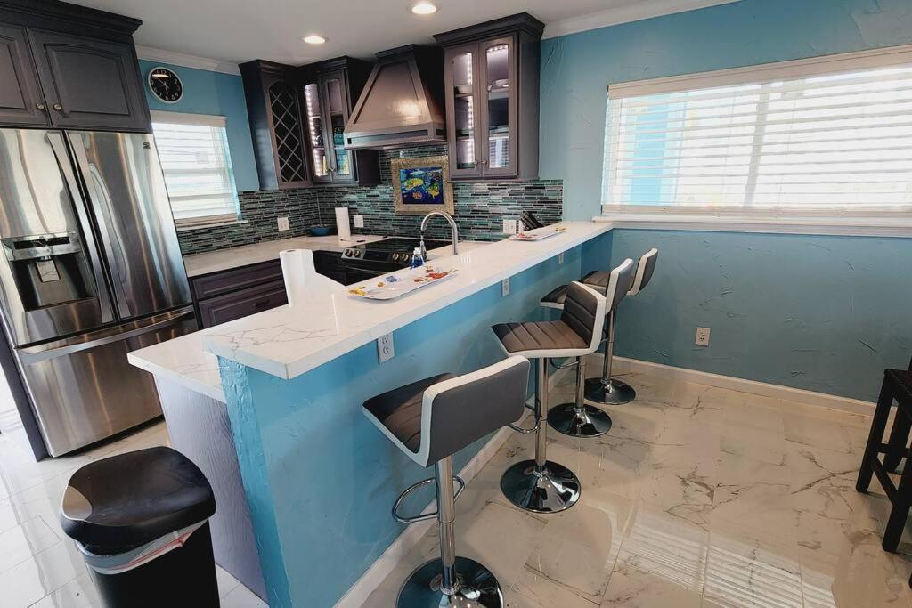 Acapulco - Upstairs Beachview Beauty 50 Steps To A Private Beach! Byot Galveston