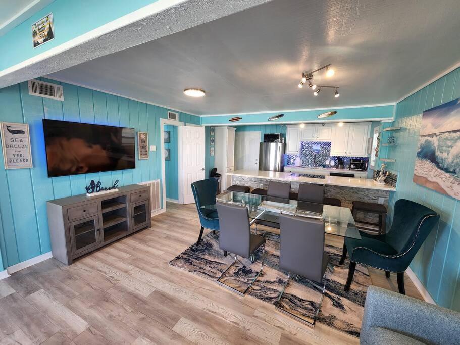 Holiday home Beachview Beauty Steps To The In West G Town Galveston