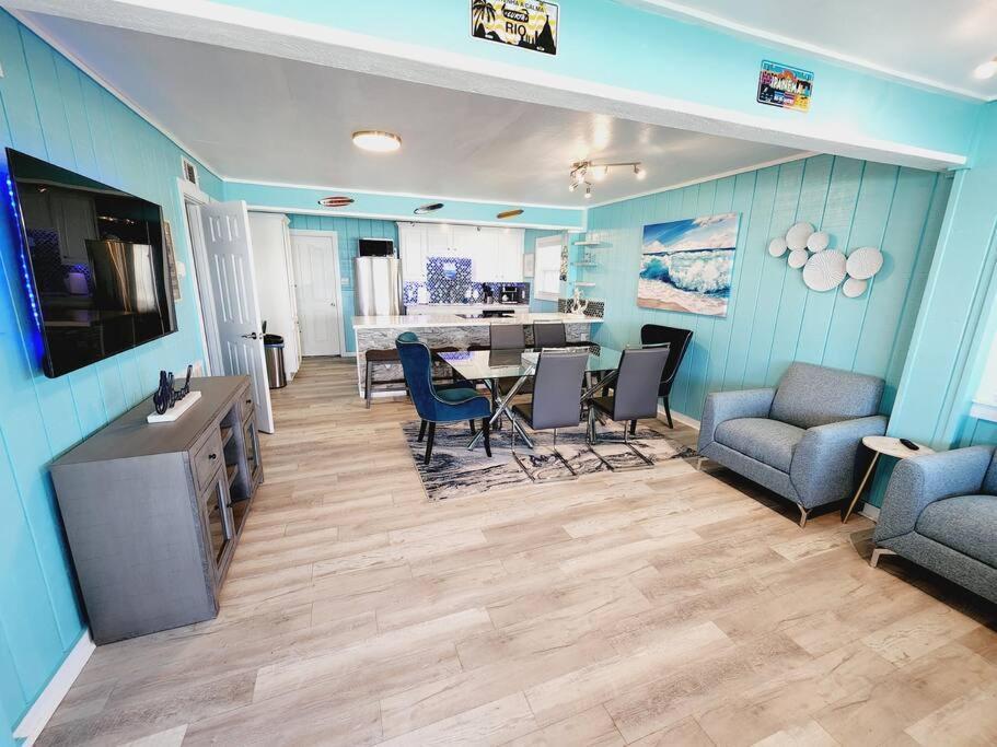 Beachview Beauty Steps To The In West G Town Holiday home Galveston