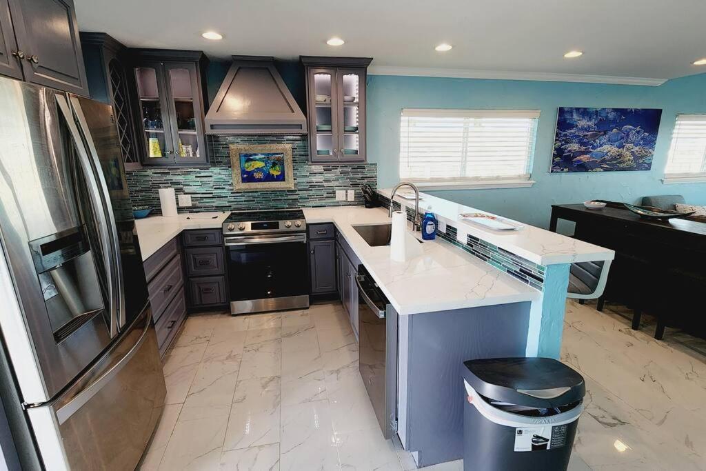 Acapulco - Upstairs Beachview Beauty 50 Steps To A Private Beach! Byot Galveston