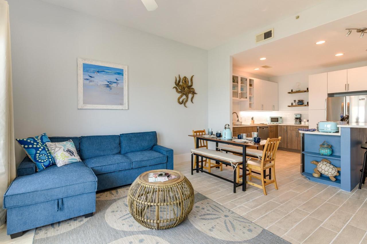 Oceanfront In Amazing Location!