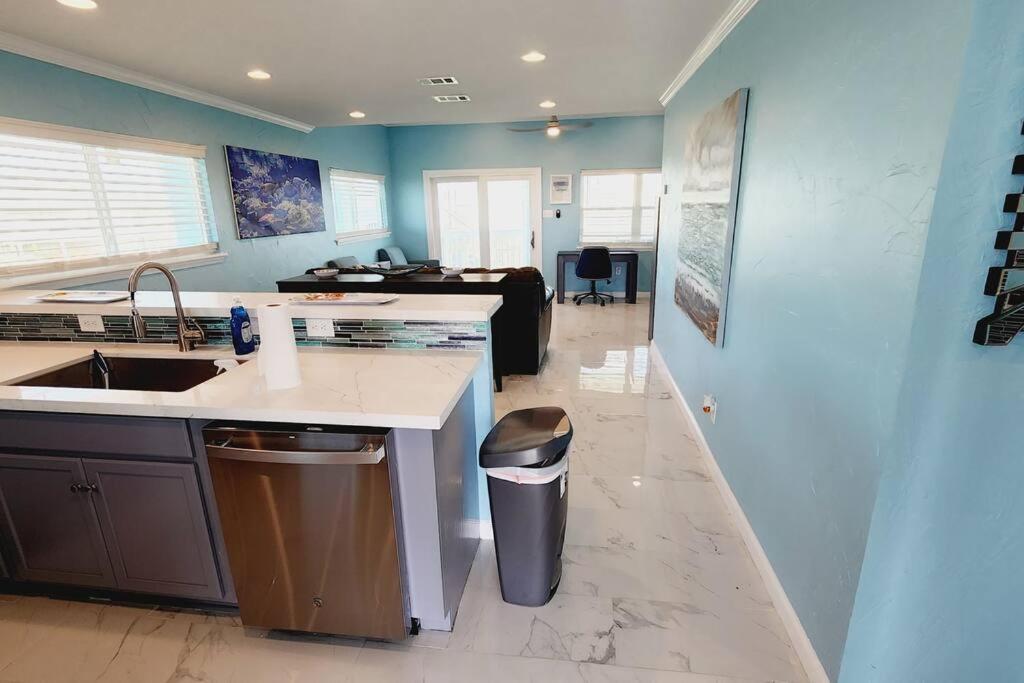 Holiday home Acapulco - Upstairs Beachview Beauty 50 Steps To A Private Beach! Byot *