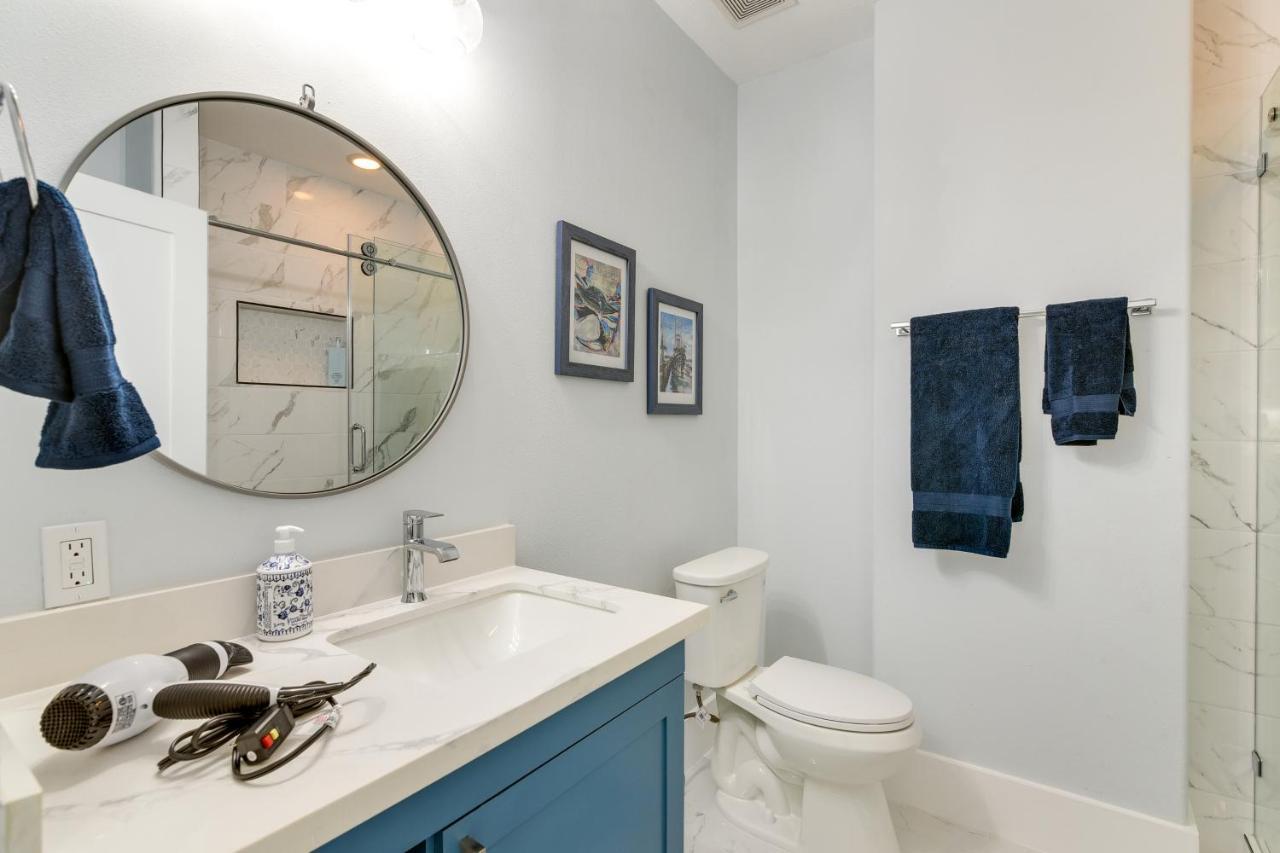 Oceanfront In Amazing Location!