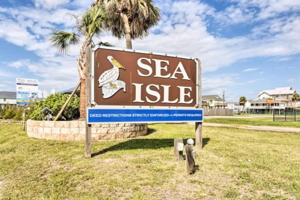 Pelican Hideaway Villa Galveston