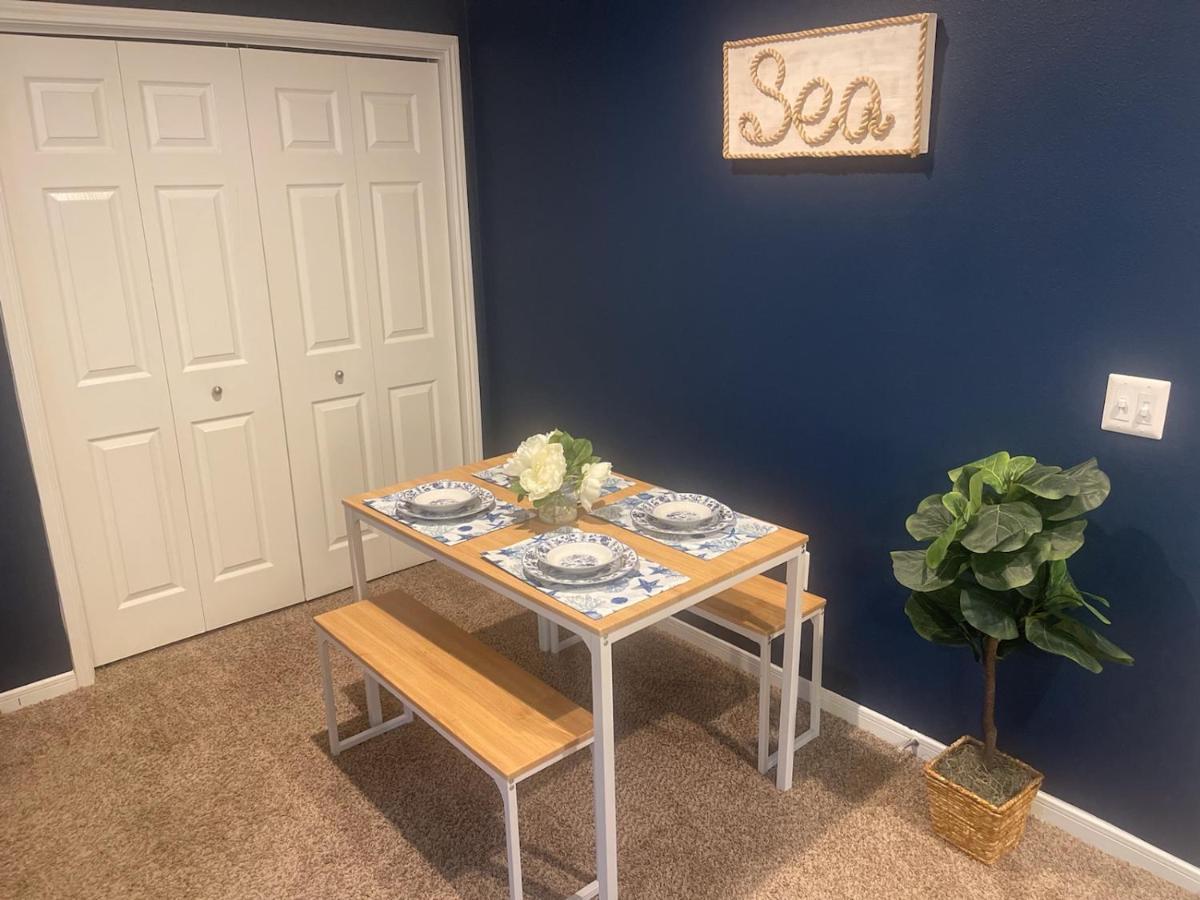 Beachside Oasis: Cozy Queens & Leisure Amenities Apartment