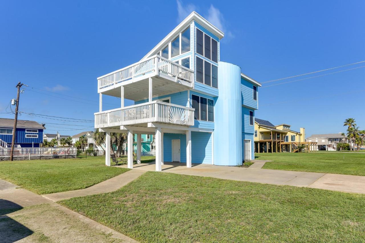 Family-friendly Walk To Beach! Holiday home