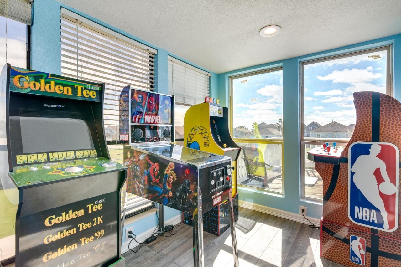 Family-friendly Walk To Beach! Holiday home