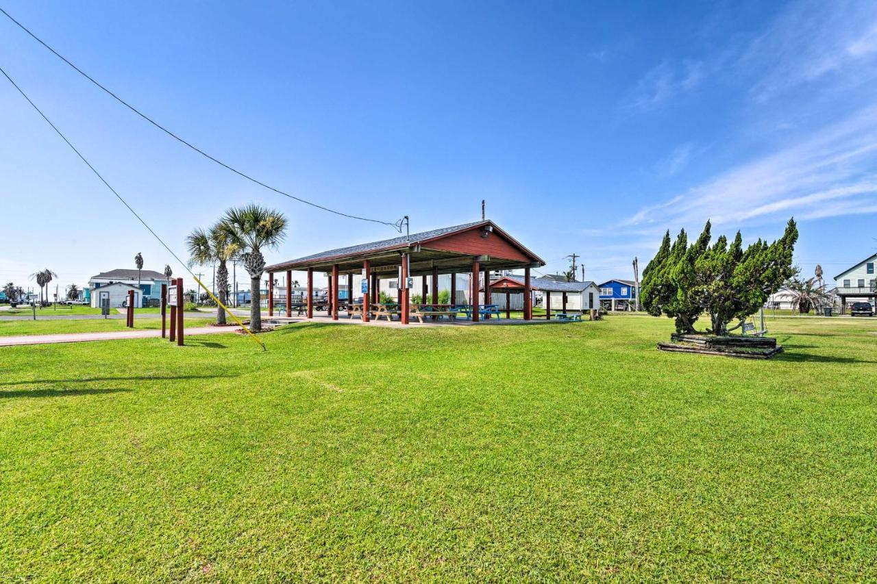 Family-friendly Walk To Beach! *