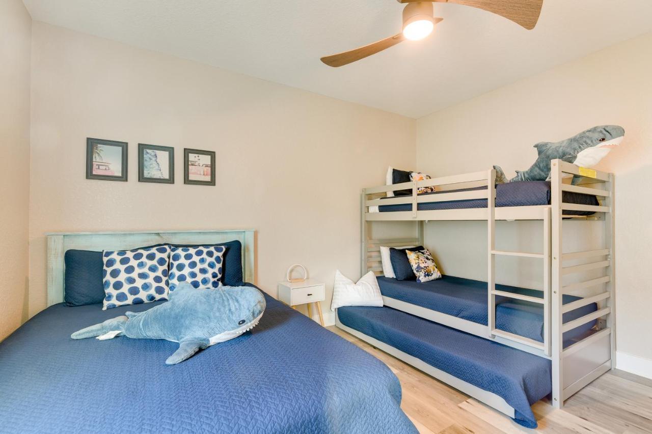 Holiday home With Pool Access, Walk To Beaches! Galveston