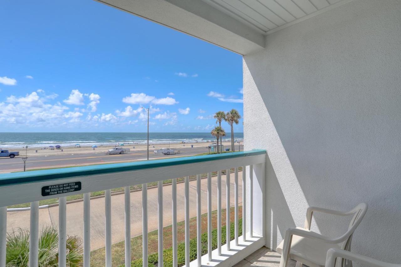 Casa Del Mar A Step To Shore Apartment Galveston