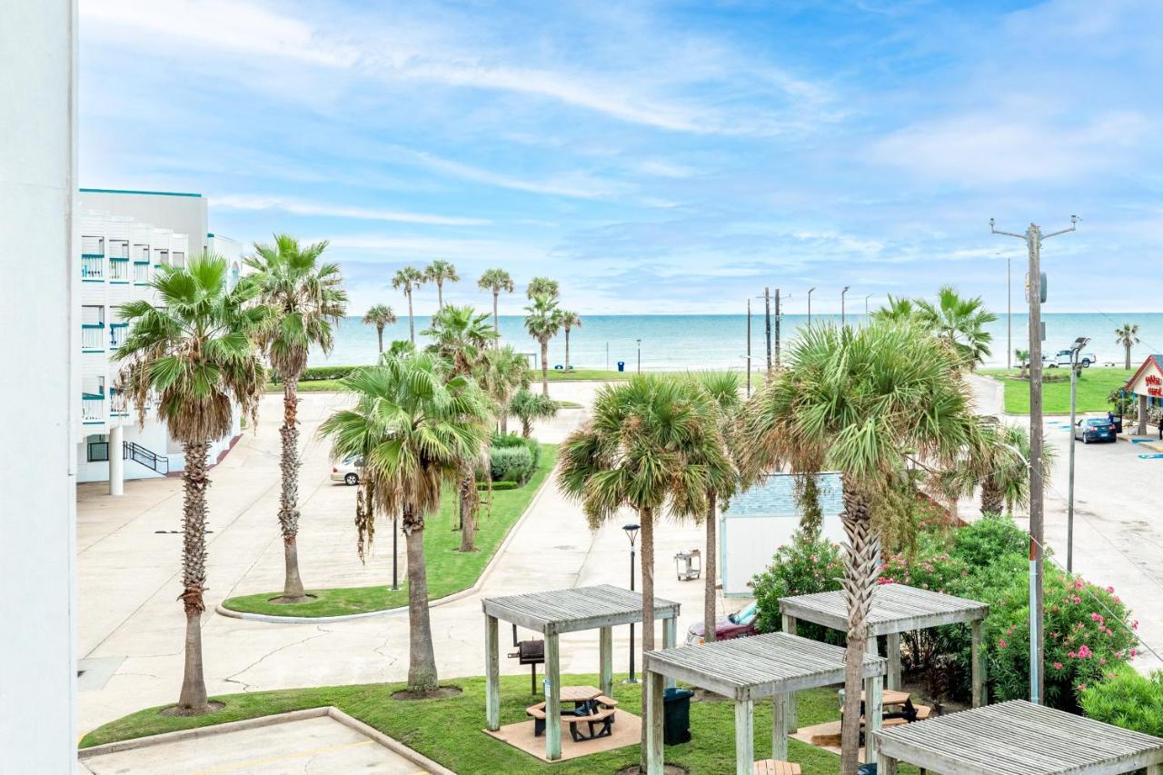 Apartment Casa Del Mar Skip To The Beach 294 Galveston