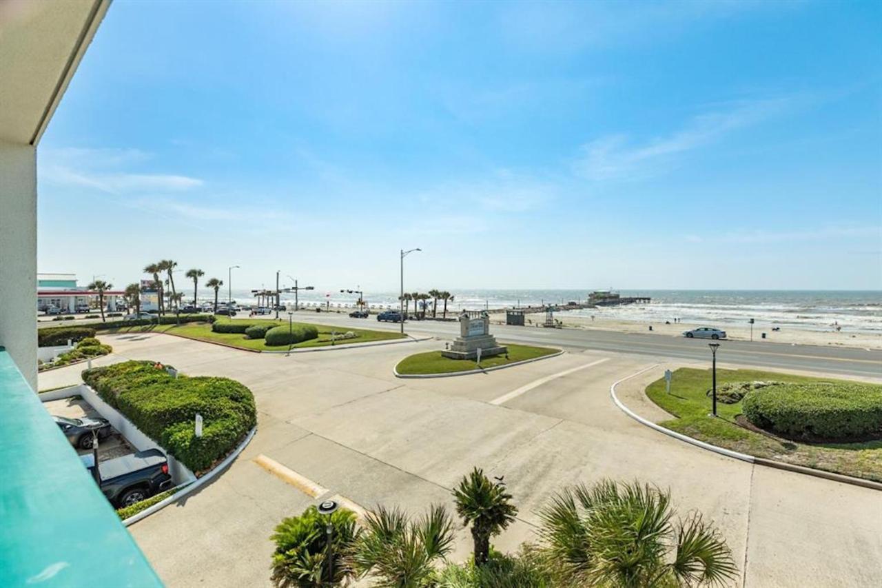 Casa Del Mar A Step To Shore Galveston