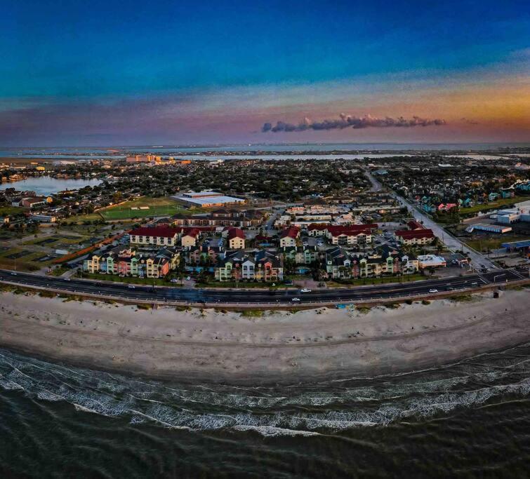 Oceanfront At The Dawns Galveston