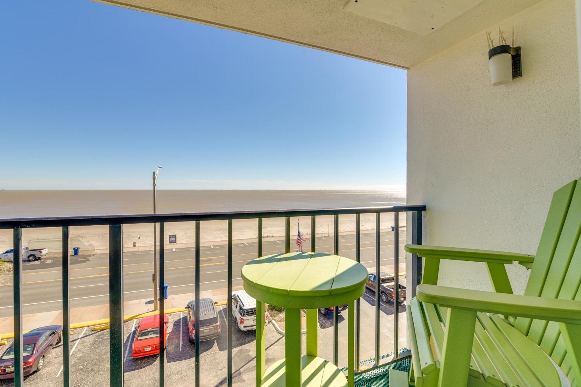 Apartment Beachfront Balcony And Pool Access! Galveston