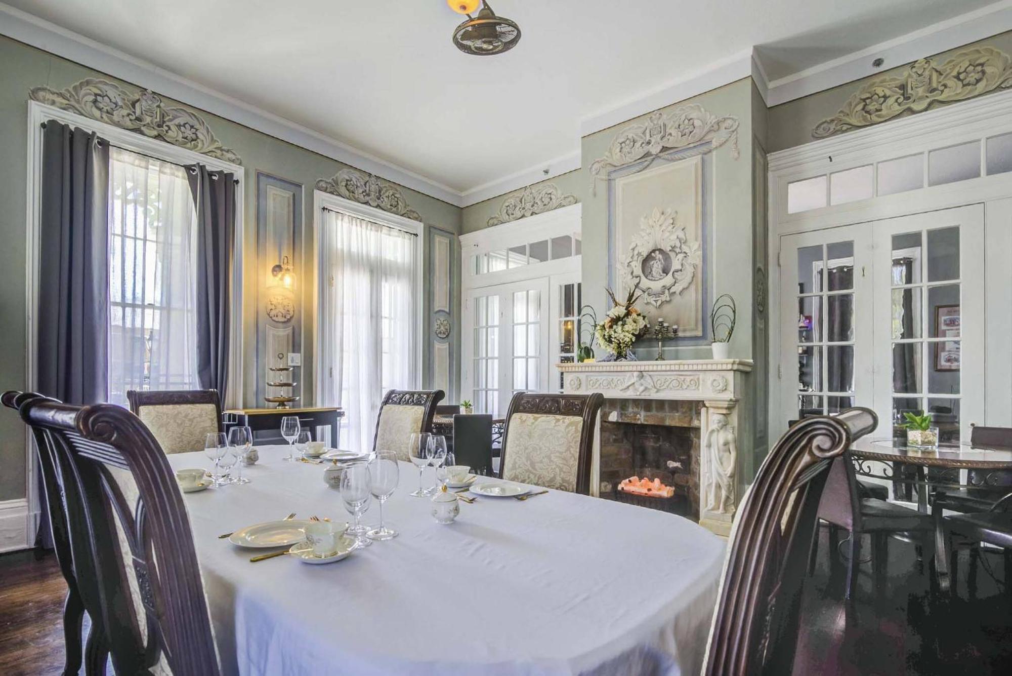 The George Manor