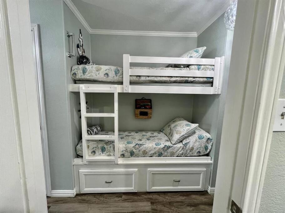 Casa Del Marlin - Your Retreat On Island, Tx Apartment