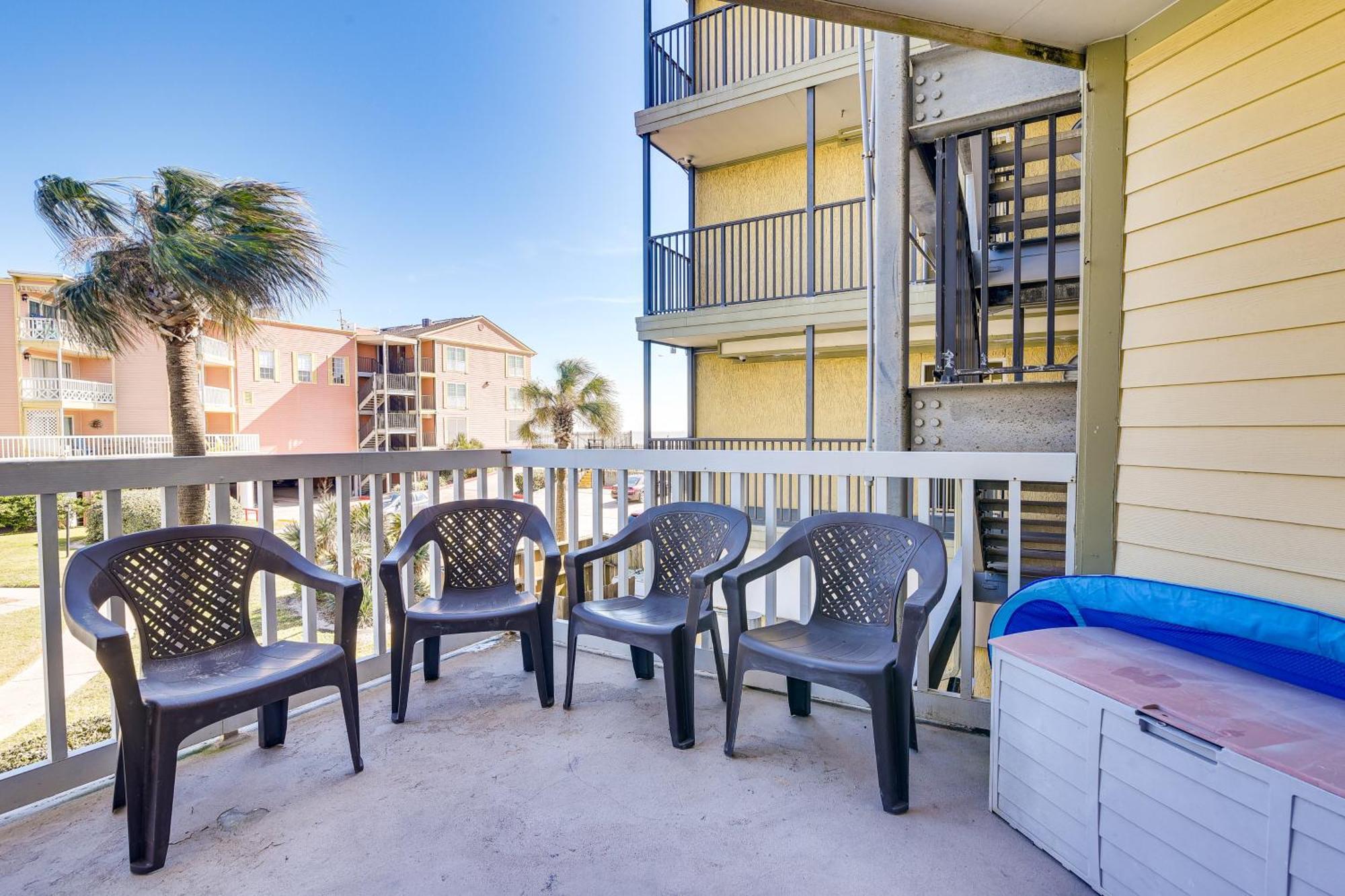 Vacation - Walk To The Beach! Apartment Galveston