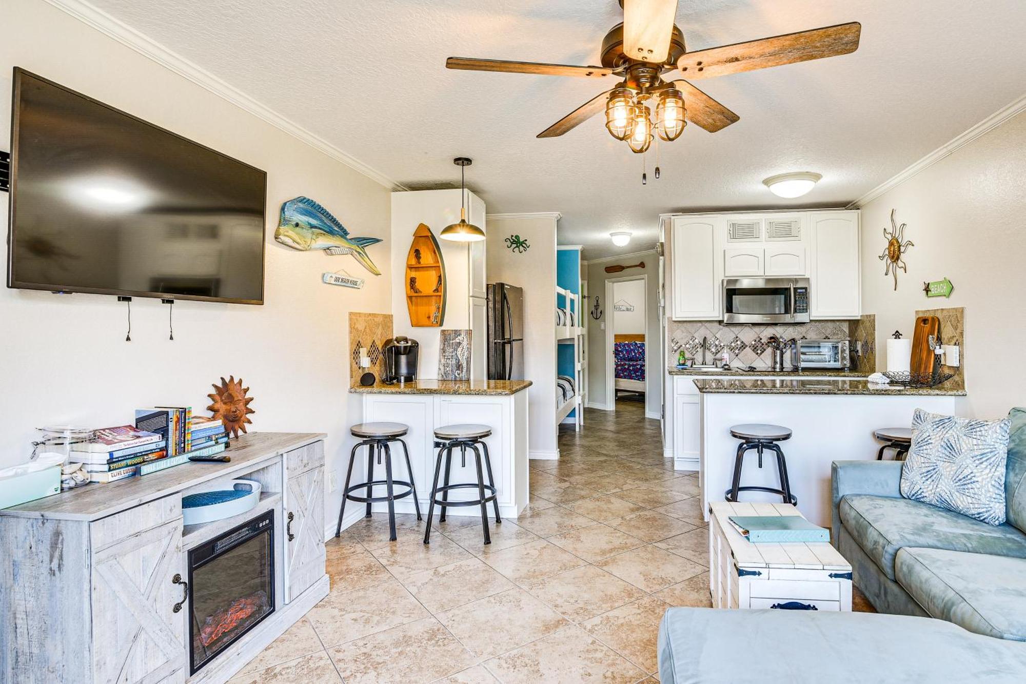 Vacation - Walk To The Beach! Apartment Galveston