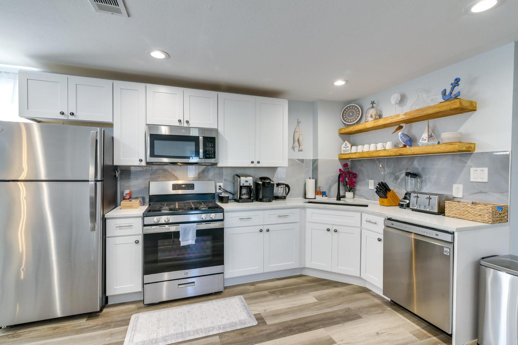 Seaside Retreat In Near Pleasure Pier! Holiday home *