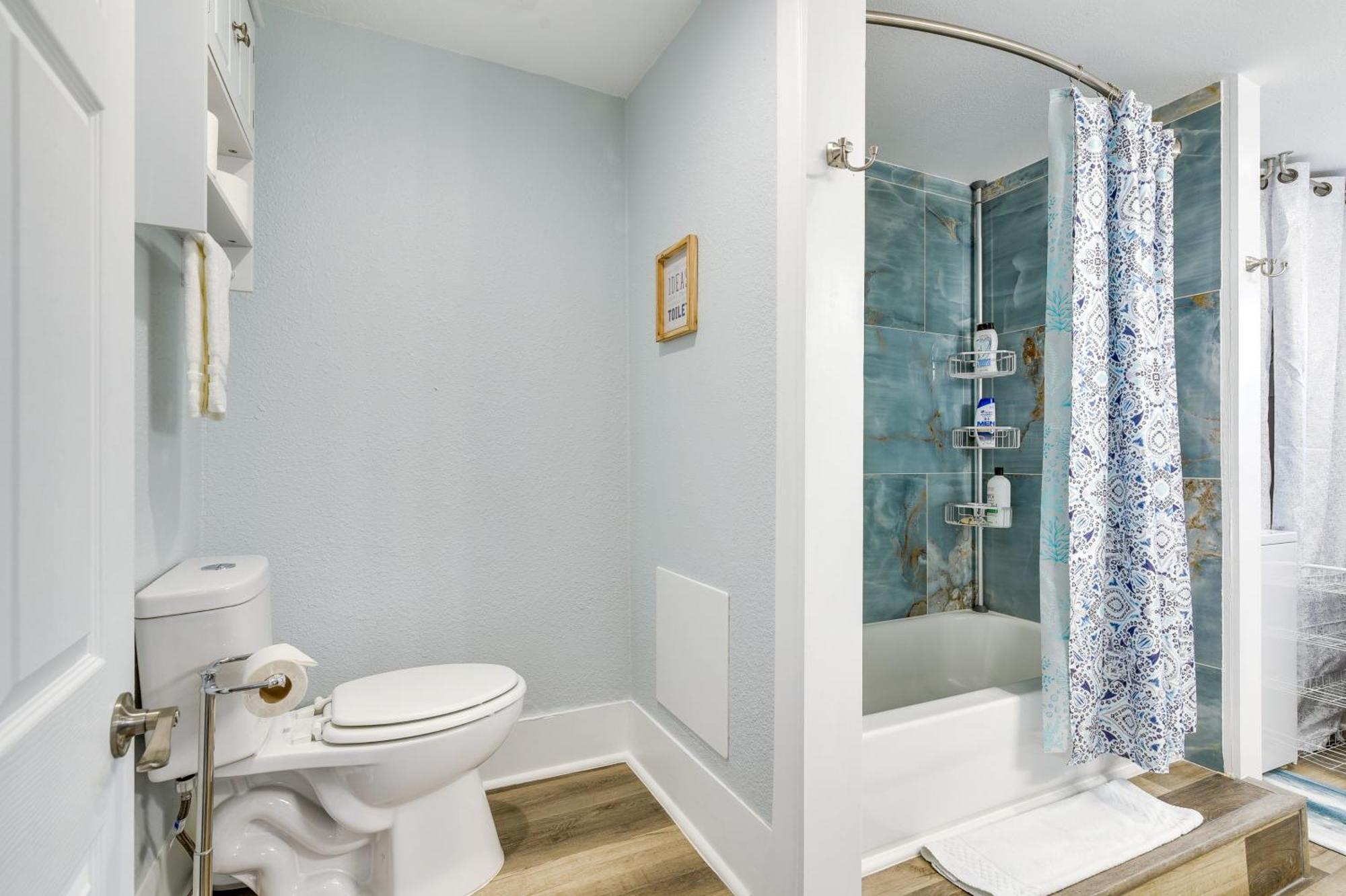 Seaside Retreat In Near Pleasure Pier! Holiday home