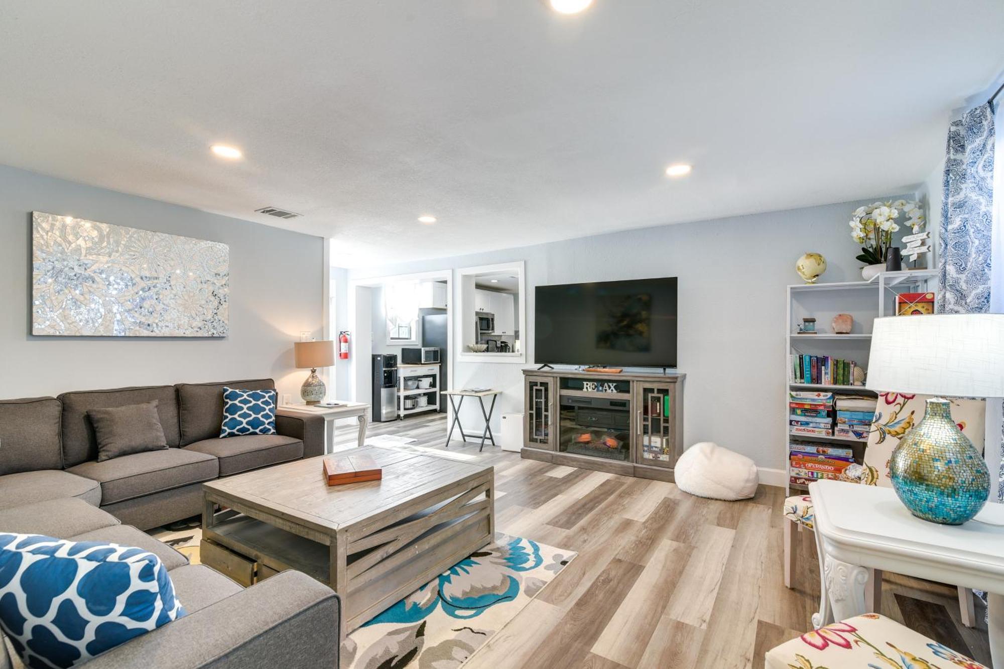 Seaside Retreat In Near Pleasure Pier! Holiday home *
