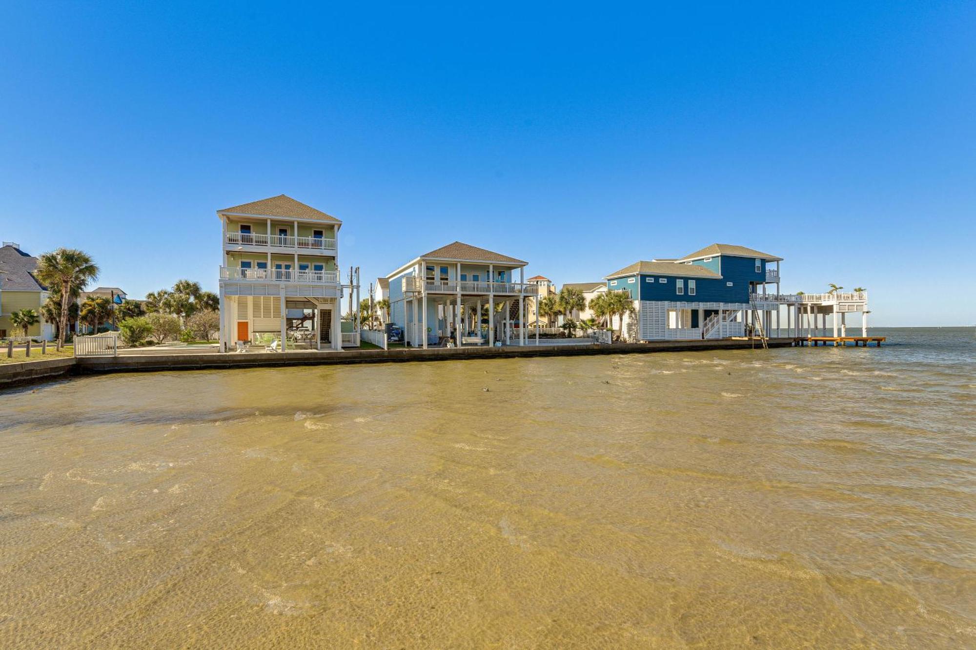 Gorgeous Bay With Private Pool! Holiday home *