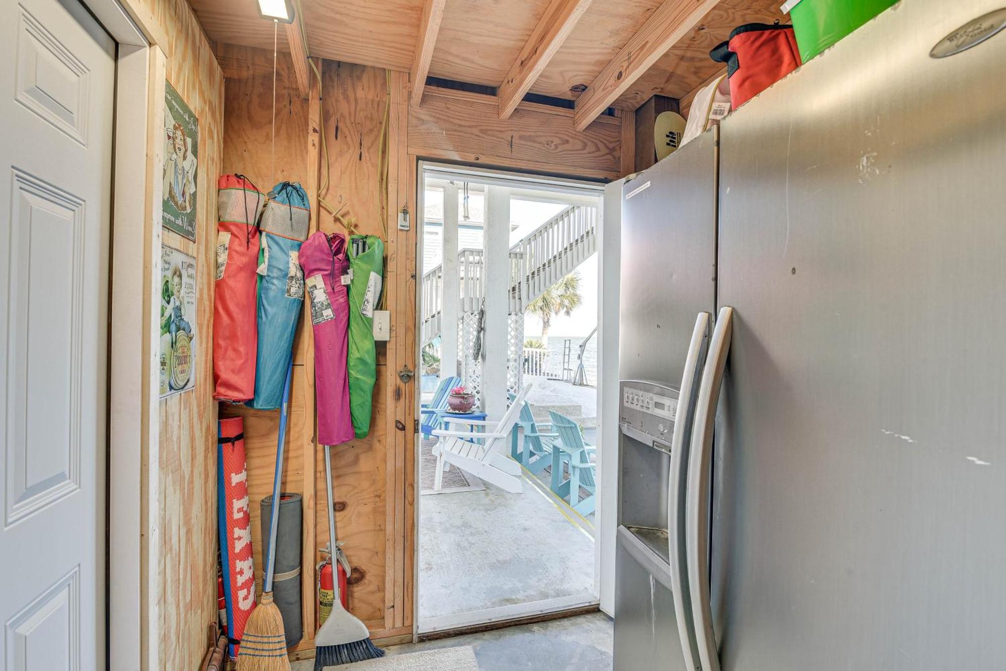 Gorgeous Bay With Private Pool! Holiday home Galveston