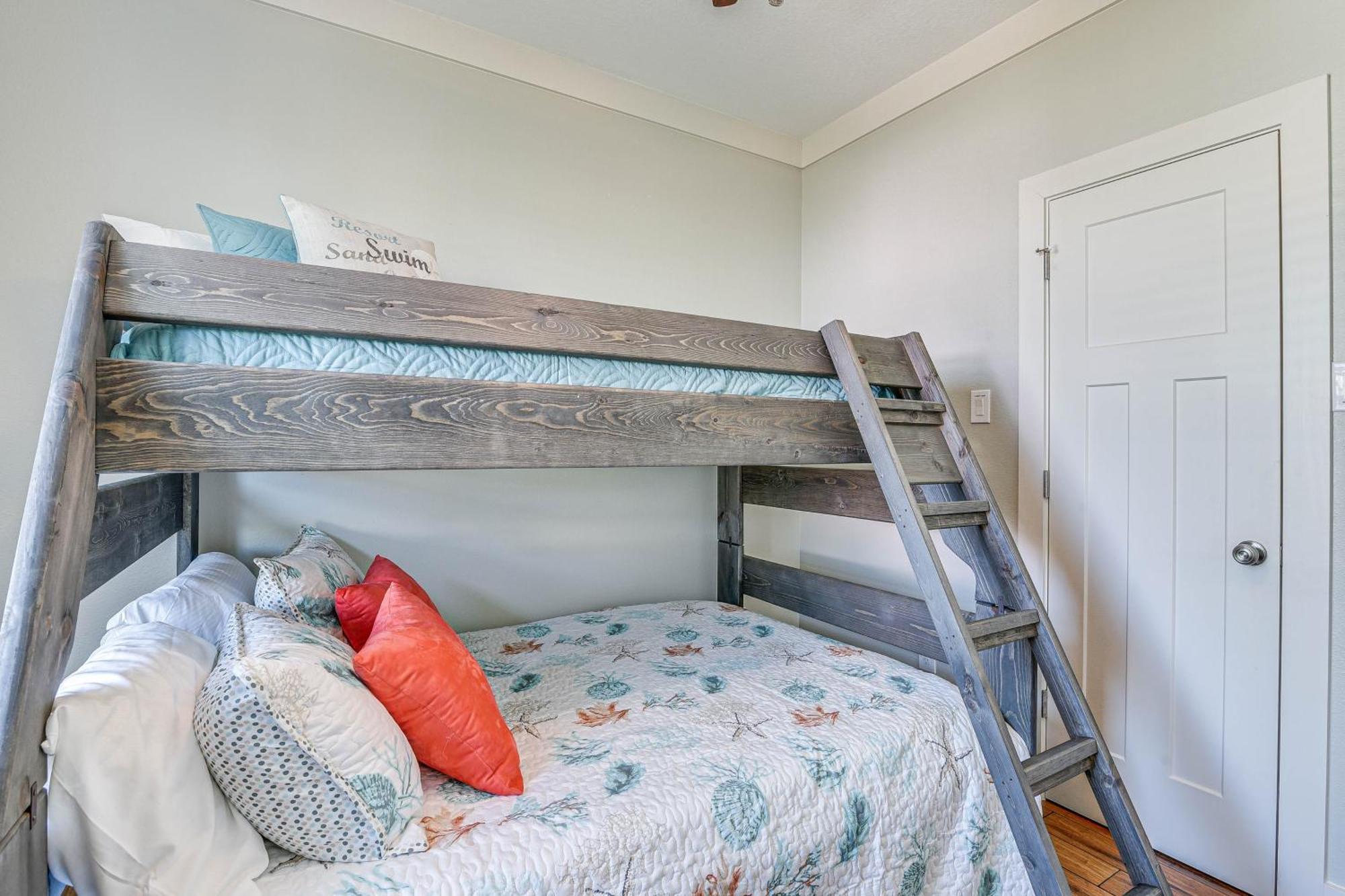 Holiday home Gorgeous Bay With Private Pool! Galveston