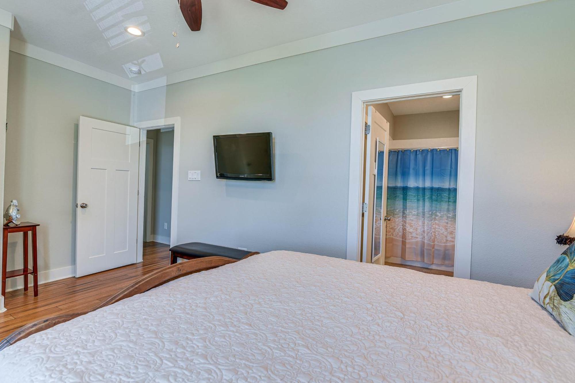 Gorgeous Bay With Private Pool!