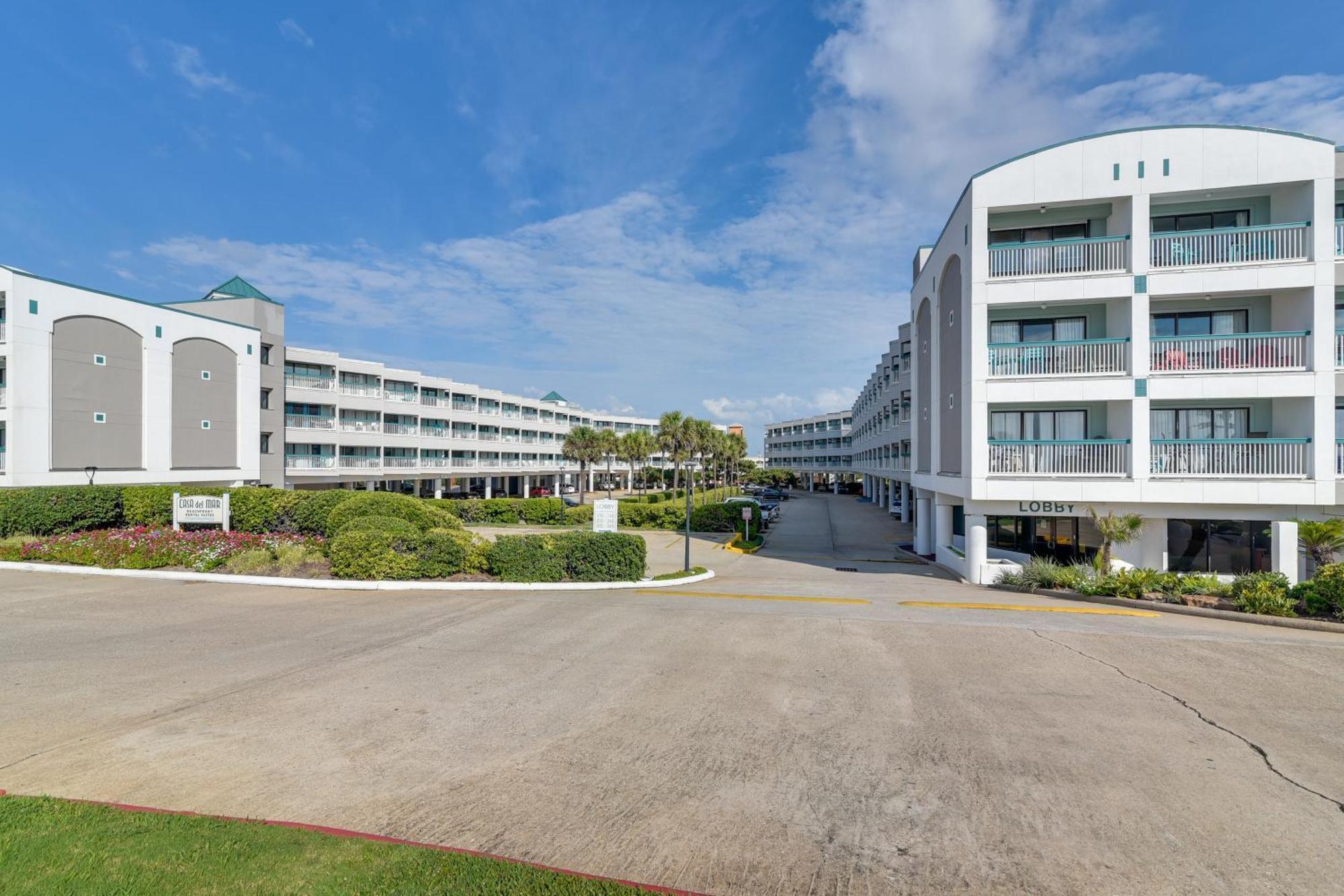 Beachfront With Pool And Ocean Views! Apartment Galveston