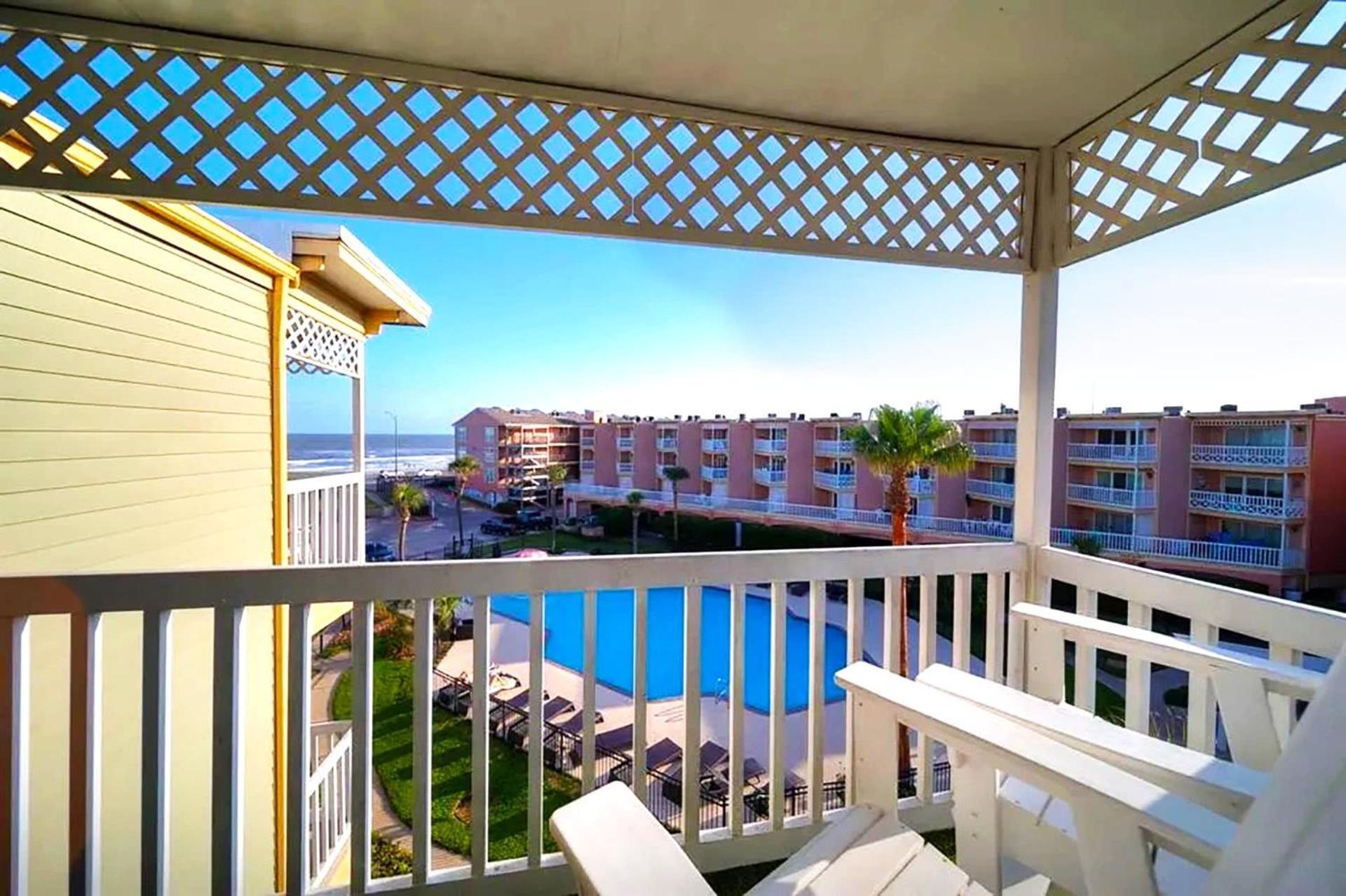 Beautiful Ocean Views At The Victorian Galveston