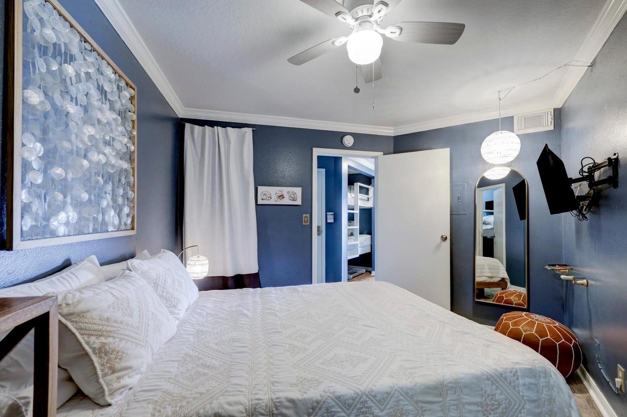 Beautiful Ocean Views At The Victorian Apartment *