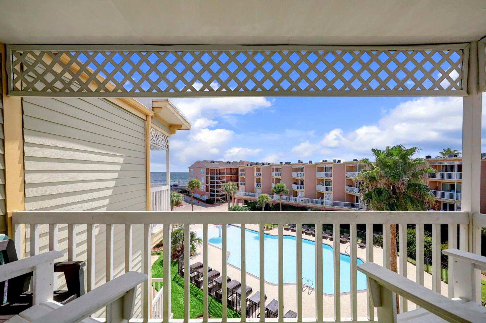 Beautiful Ocean Views At The Victorian Apartment *
