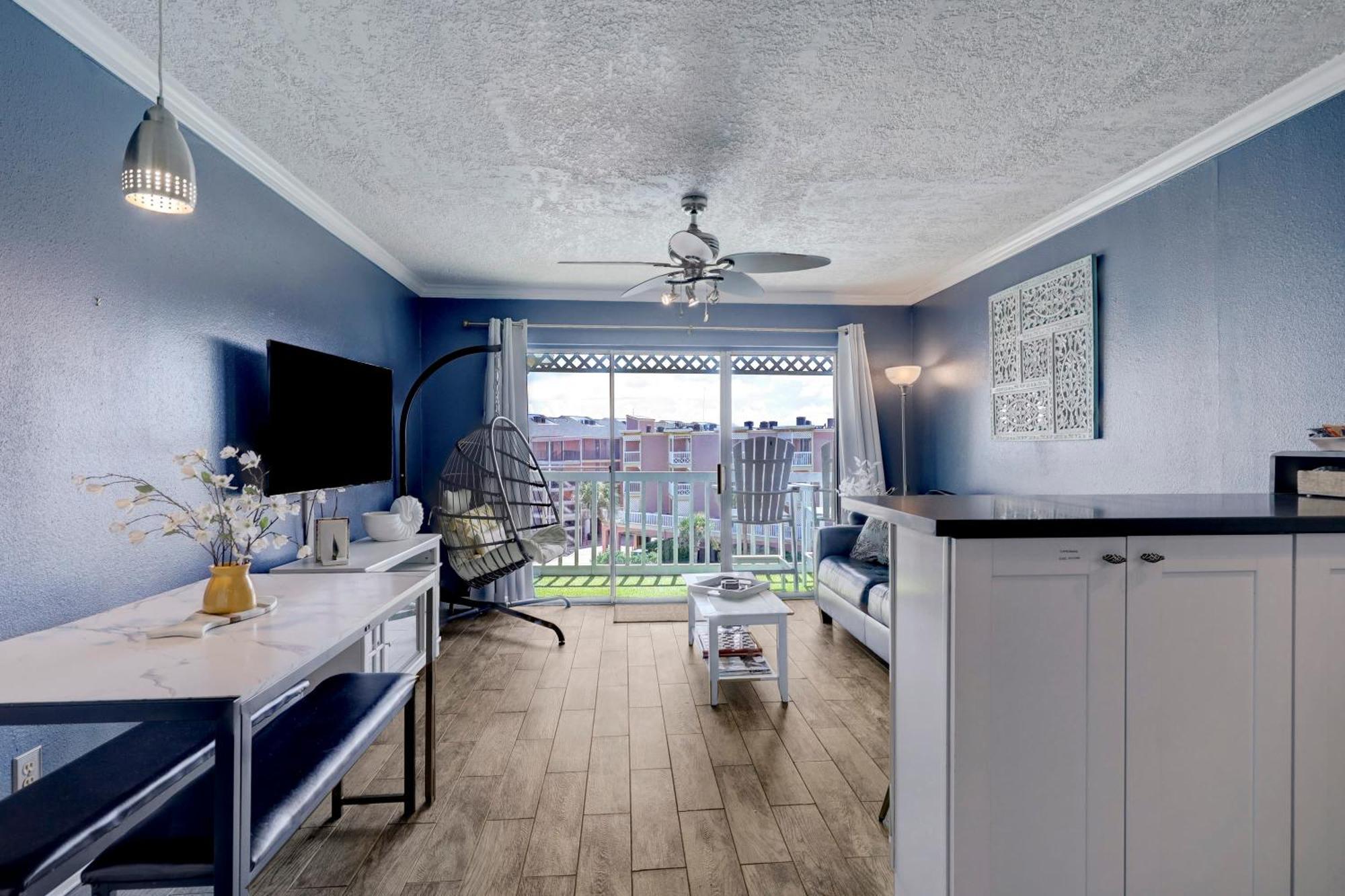 Beautiful Ocean Views At The Victorian