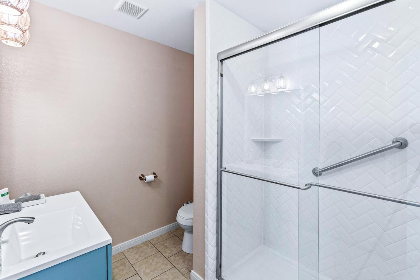 Holiday home The Blue Oasis With Handicap Ramp Access Dog Friendly & Cowboy Pool
