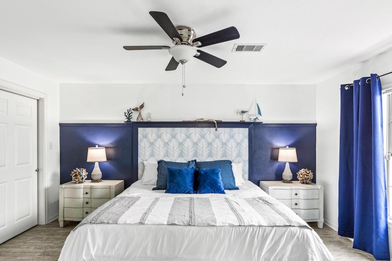 The Blue Oasis With Handicap Ramp Access Dog Friendly & Cowboy Pool Holiday home Galveston