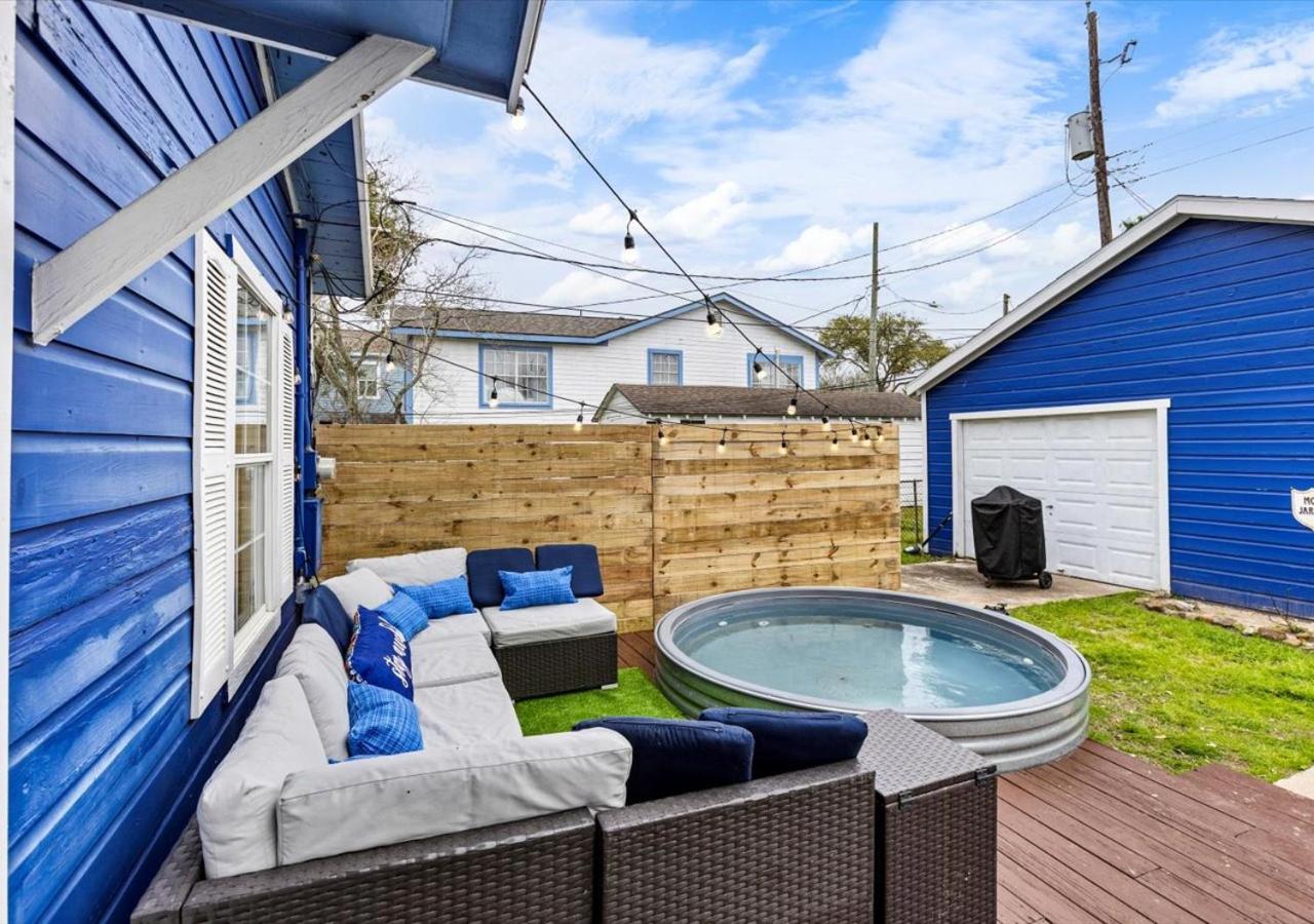 The Blue Oasis With Handicap Ramp Access Dog Friendly & Cowboy Pool Holiday home Galveston