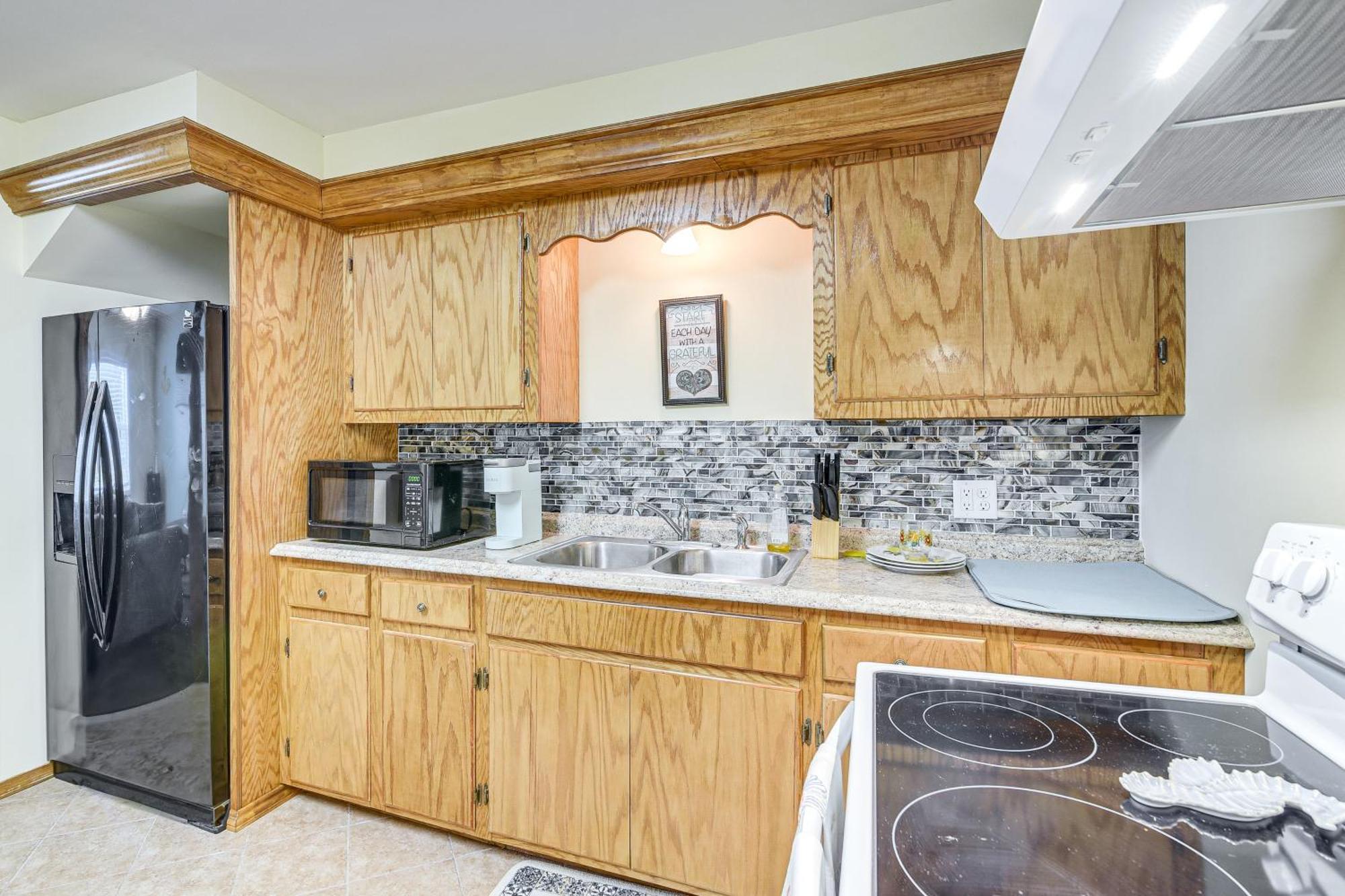Holiday home Bright Townhome Less Than 1 Mi To Downtown!