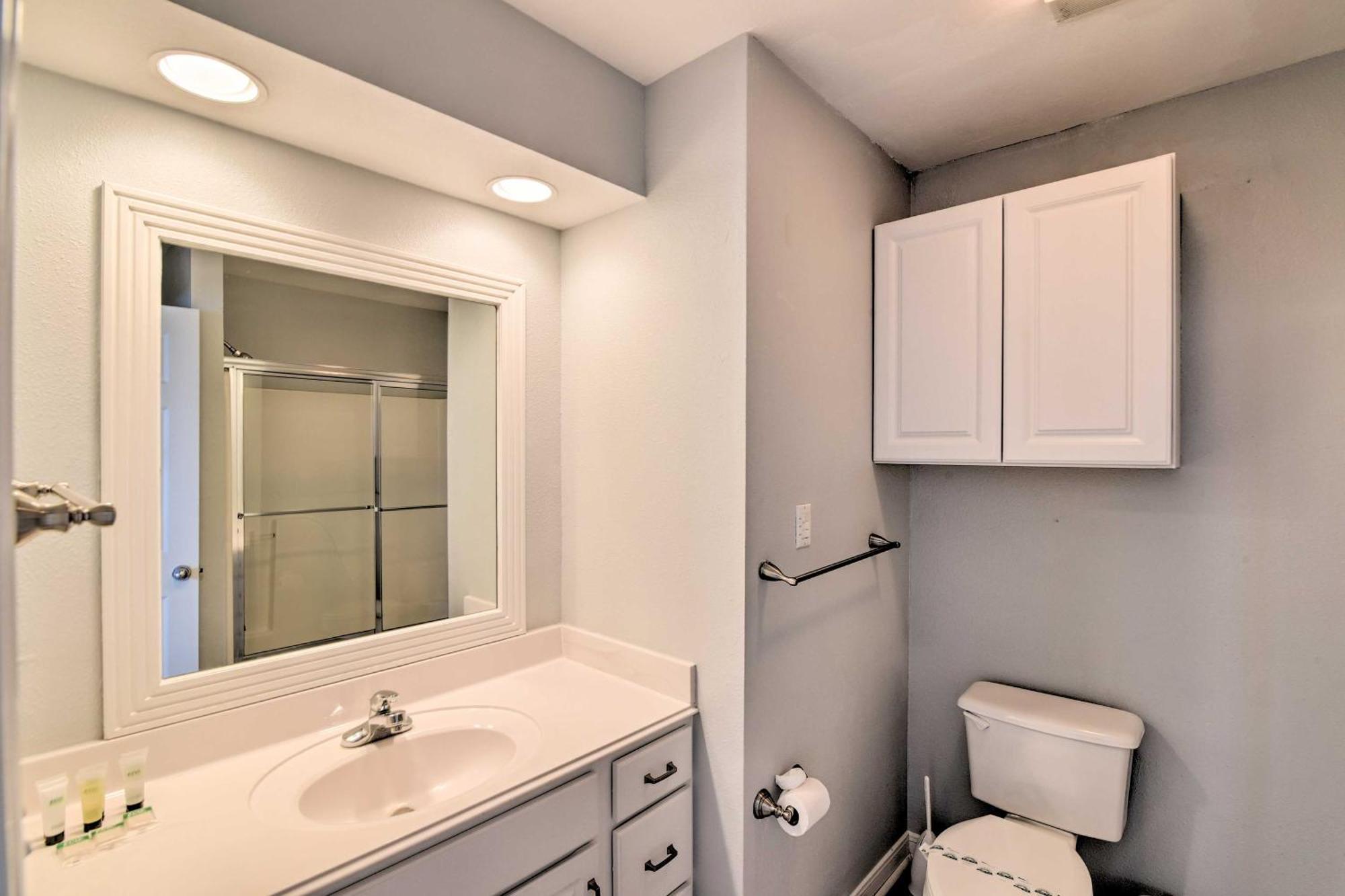 Oceanfront - Walk To Beach! Holiday home Galveston