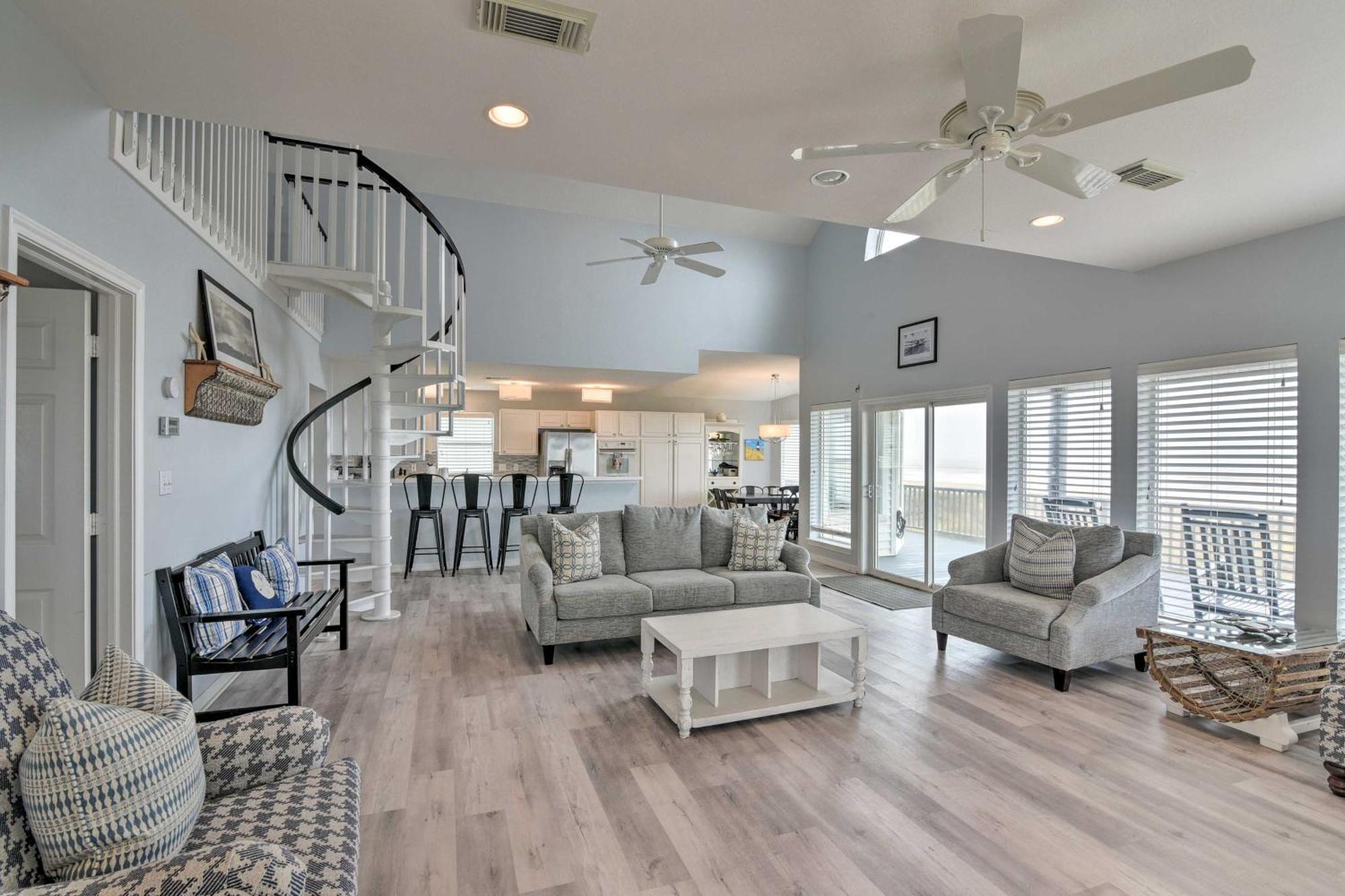 Oceanfront - Walk To Beach! * Galveston